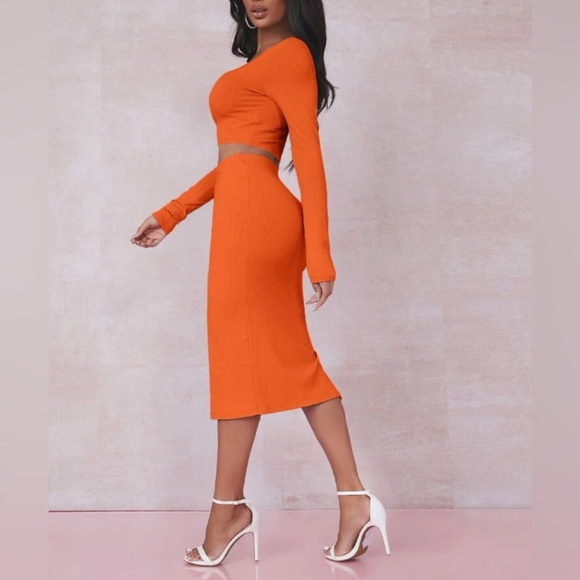 Solid Crop Tee & Split Thigh Skirt Set - Picture 5 of 8